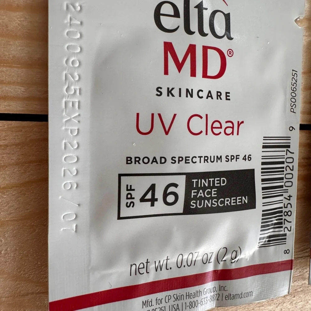 Lot of 20- EltaMD UV Clear Tinted Broad-Spectrum SPF 46 - Picture 7 of 9